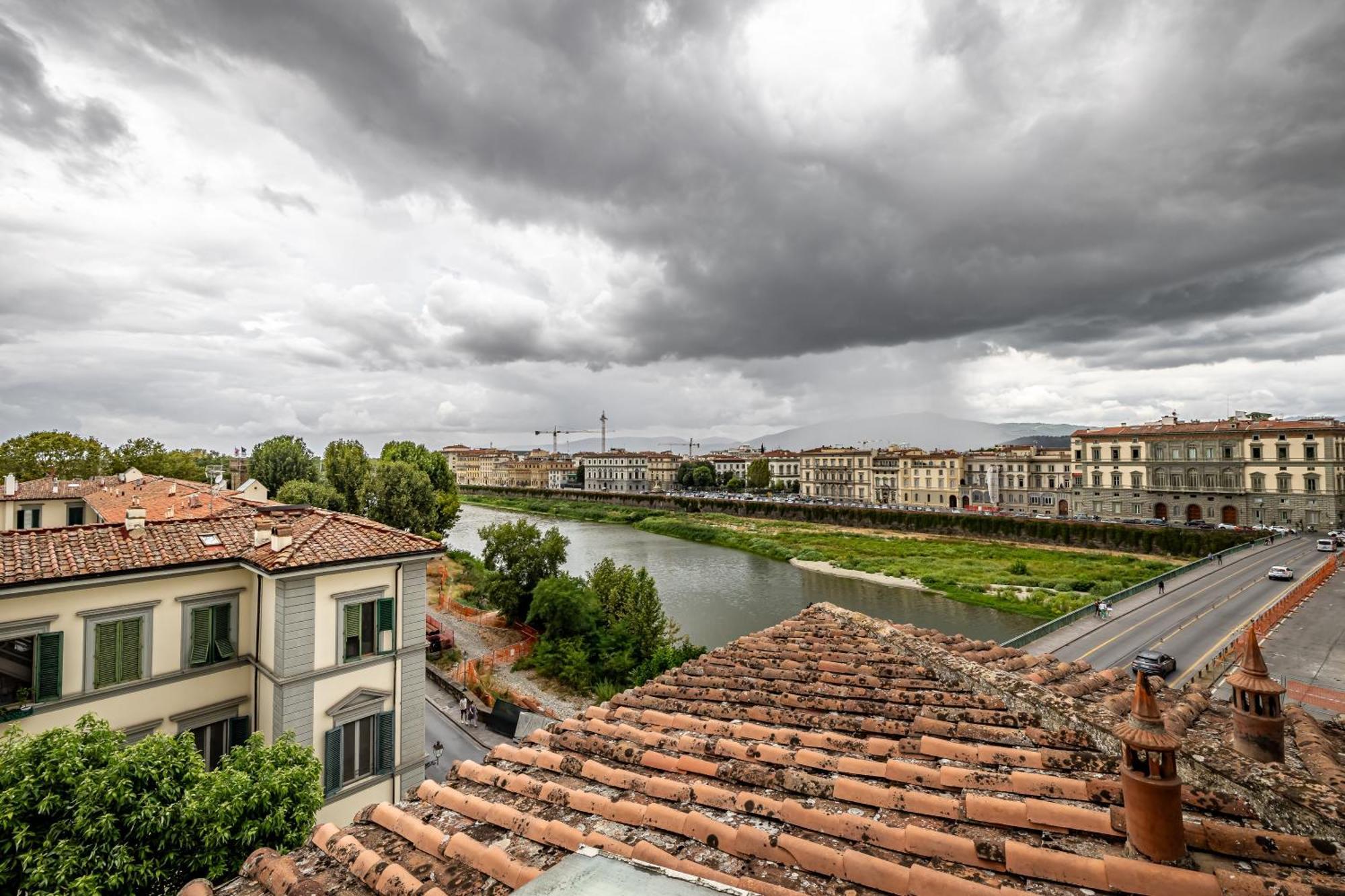 Yid Wonderful Balcony View On * Florenz